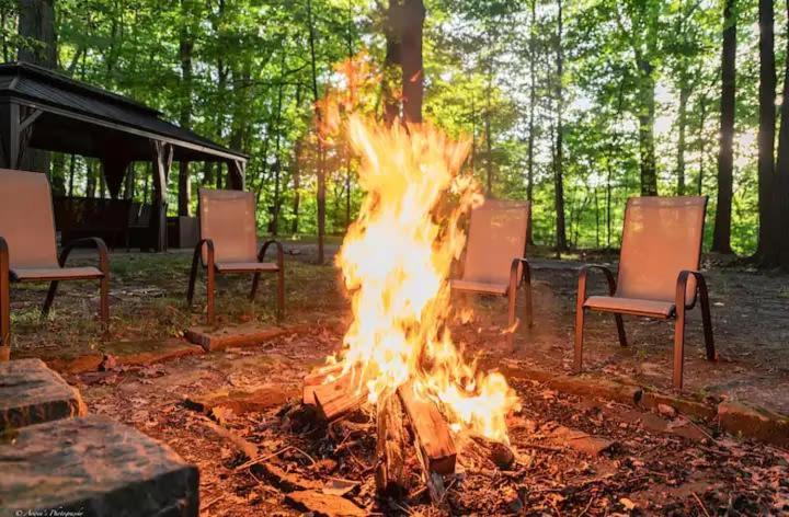 Log Cabin - Natures Oasis - Fire Pit & Gazebo Cleveland Exterior foto